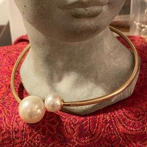 💰3/$25 ❤️ Gold and faux pearl choker